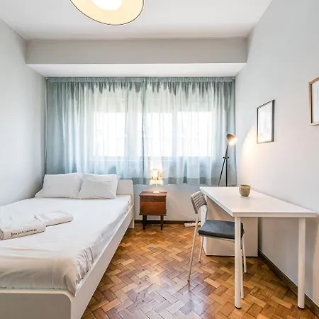 Guestready - Spacious In City Centre Appartement Oporto