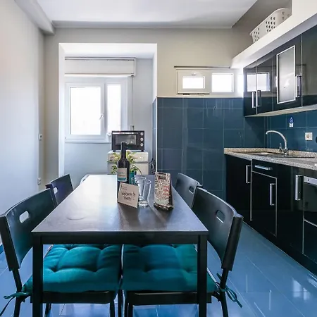 Guestready - Spacious In City Centre Appartement